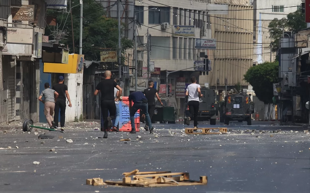 GÜNCELLEME – İsrail askerleri Nablus'a düzenledikleri baskında 2 Filistinliyi öldürdü