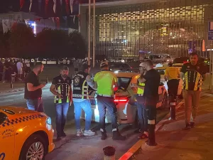 İSTANBUL (AA) – İstanbul'da polis ekipleri, taksicilere yönelik alkol ve