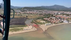 İZMİR (AA) – İzmir'in Seferihisar ilçesinde, sazlık alanda çıkan yangına,