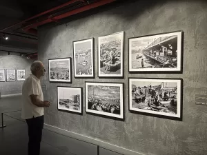 İSTANBUL (AA) – Fotoğraf sanatçısı İzzet Keribar'ın İstanbul'un farklı semtlerini
