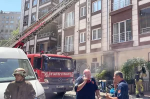 İSTANBUL (AA) – Kağıthane'de bir binanın üçüncü katında çıkan yangın,