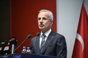 ANKARA (AA) – Ulaştırma ve Altyapı Bakanı Abdulkadir Uraloğlu, toplu