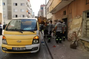 MERSİN (AA) – Mersin'in Akdeniz ilçesinde atık biriktirildiği belirlenen evden