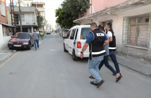 MERSİN (AA) – Mersin'de "tefecilik" yaparak haksız kazanç sağladığı iddia