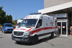 MERSİN (AA) – Mersin'in Silifke ilçesinde, refüjü aşarak karşı yöne