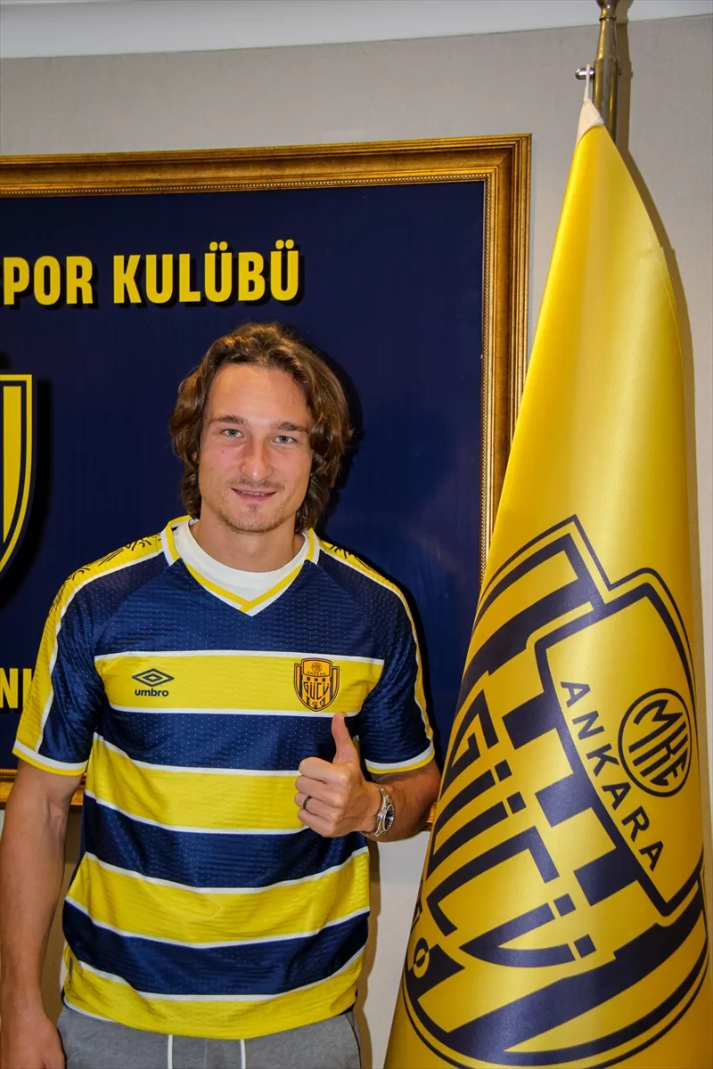 MKE Ankaragücü, Çek futbolcu Matej Hanousek ile sözleşme imzaladı
