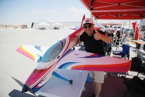 - Türkiye'nin tek sivil kadın akrobasi pilotu Semin Öztürk Şener