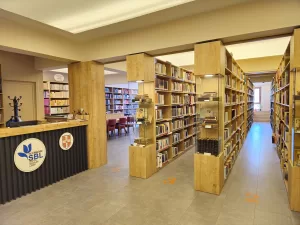 - Depremde hayatını kaybeden, okulun öğrencilerinden Hasan Çullu'nun adının verildiği