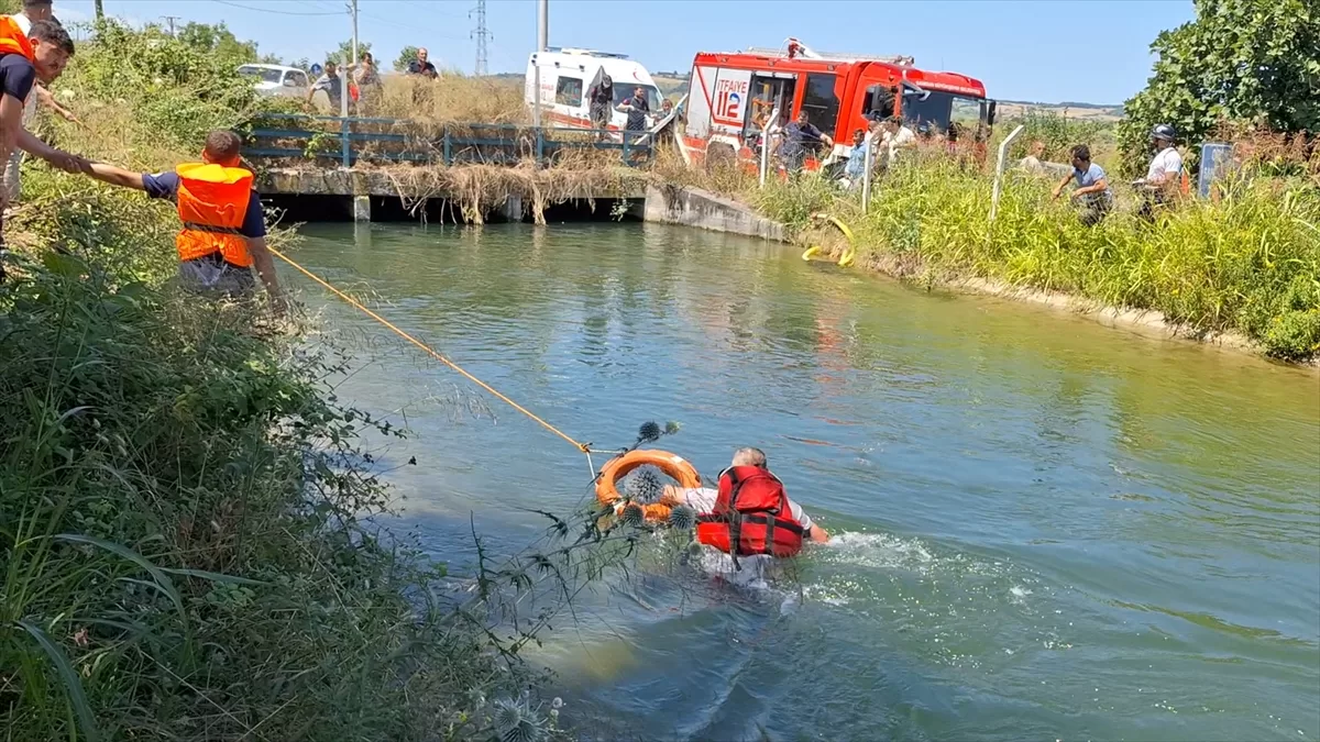 Samsun'da boğulma tehlikesi geçiren baba ve oğlu hastaneye kaldırıldı