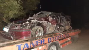 SAMSUN (AA) – Samsun'un Tekkeköy ilçesinde otomobilin köprünün korkuluklarına çarpması