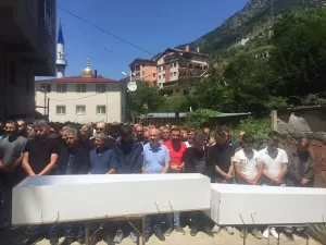 TRABZON (AA) – Sivas'ın Şarkışla ilçesinde kamyon ile hafif ticari