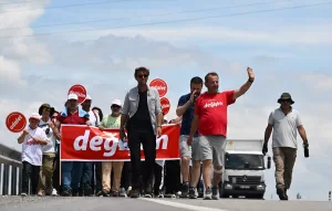 - "Artık bırakmanın zamanı geldi, insanlar Kılıçdaroğlu'na güvenmiyor, samimi bulmuyor.