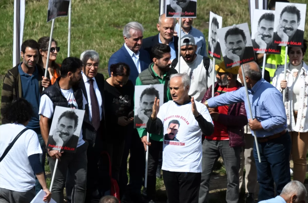 Terör örgütü PKK'nın elebaşları Brüksel'deki gösteride ortaya çıktı