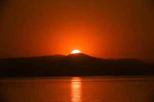 VAN (AA) – Van'ın Gevaş ilçesinde Van Gölü koyları, bozulmayan