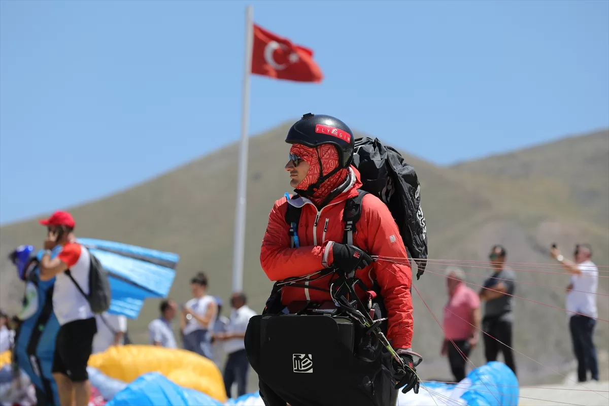 AKSARAY (AA) – ZEKERİYA KARADAVUT – Yamaç paraşütü sporunun gözde