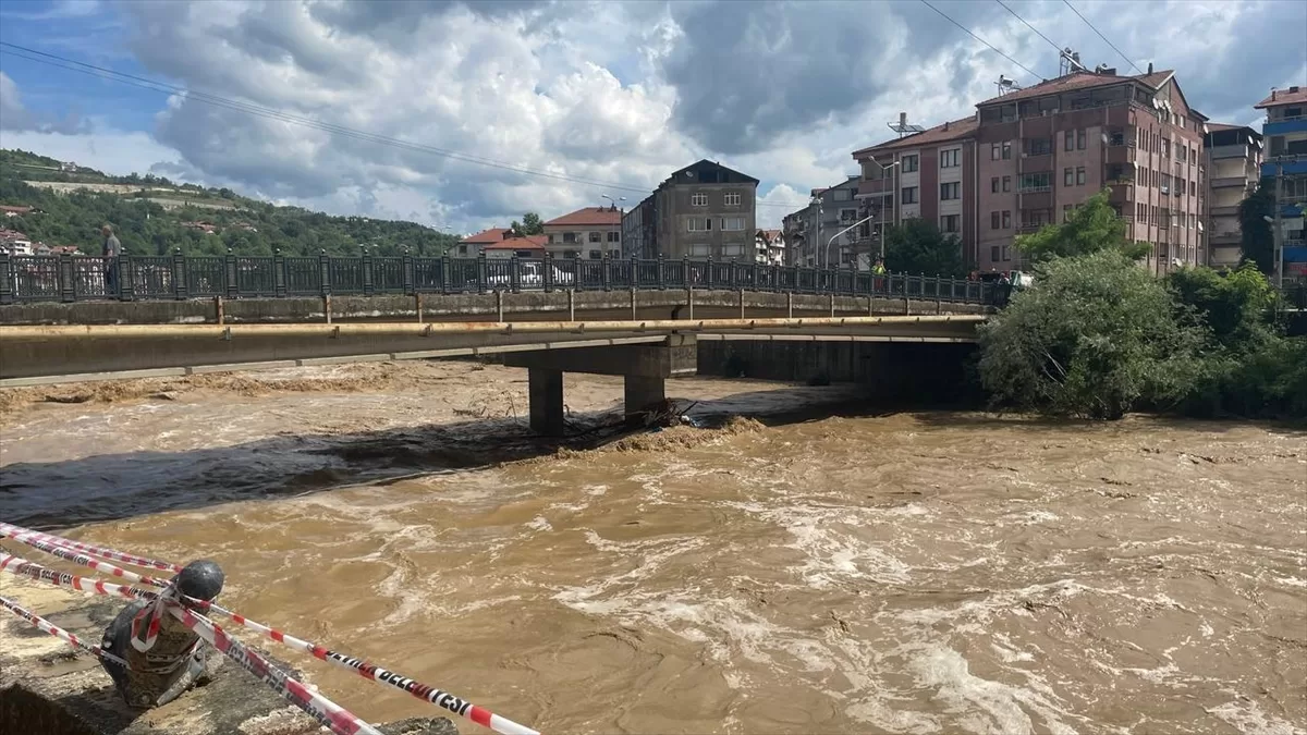 Zonguldak'ta selin yol açtığı hasar gideriliyor
