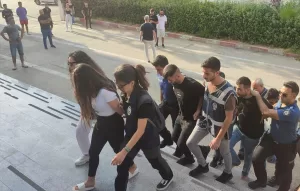 ADANA (AA) – Adana'nın Kozan ilçesinde bir iş yerine silahlı