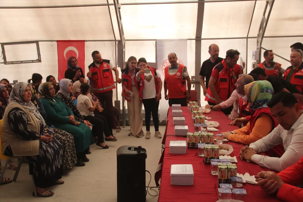 Aile ve Sosyal Hizmetler Bakan Yardımcısı Yenigün, Hatay'da depremzedeleri ziyaret etti