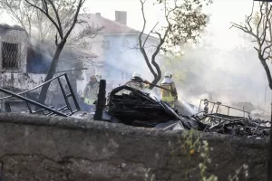 ANKARA (AA) – Ankara'da metruk binada çıkan yangın, itfaiye ekiplerince