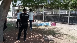ANTALYA (AA) – Antalya'nın Muratpaşa ilçesinde bir kişi parkta ölü