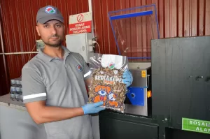 ANTALYA (AA) – Kepez Belediyesi tarafından toplanan organik yemek artıkları