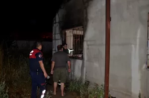 AYDIN (AA) – Aydın'ın İncirliova ilçesinde yangın çıkan ev kullanılamaz