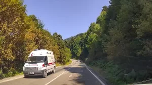 BOLU (AA) – Bolu'da 5 kişi, gıda zehirlenmesi şüphesiyle hastaneye