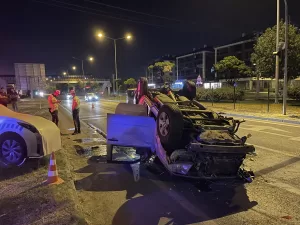 BOLU (AA) – Bolu'da sürücüsünün direksiyon hakimiyetini kaybetmesi sonucu devrilen