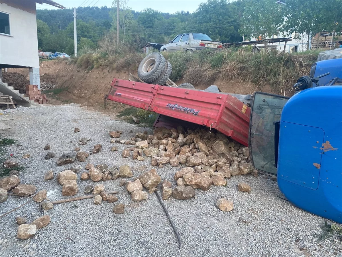 Bolu'da devrilen traktörün altında kalan 2,5 yaşındaki çocuk öldü