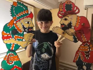 - Tasarım atölyelerine katılan 11 yaşındaki Ali Demir, ailesi ve