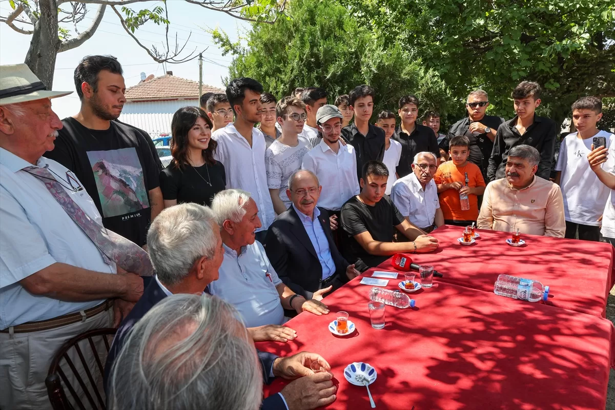 CHP Genel Başkanı Kılıçdaroğlu, mevsimlik tarım işçileriyle görüştü