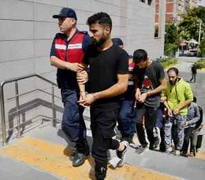 ESKİŞEHİR (AA) – Eskişehir'de girdikleri çiftlik evinin sahibinin el ve