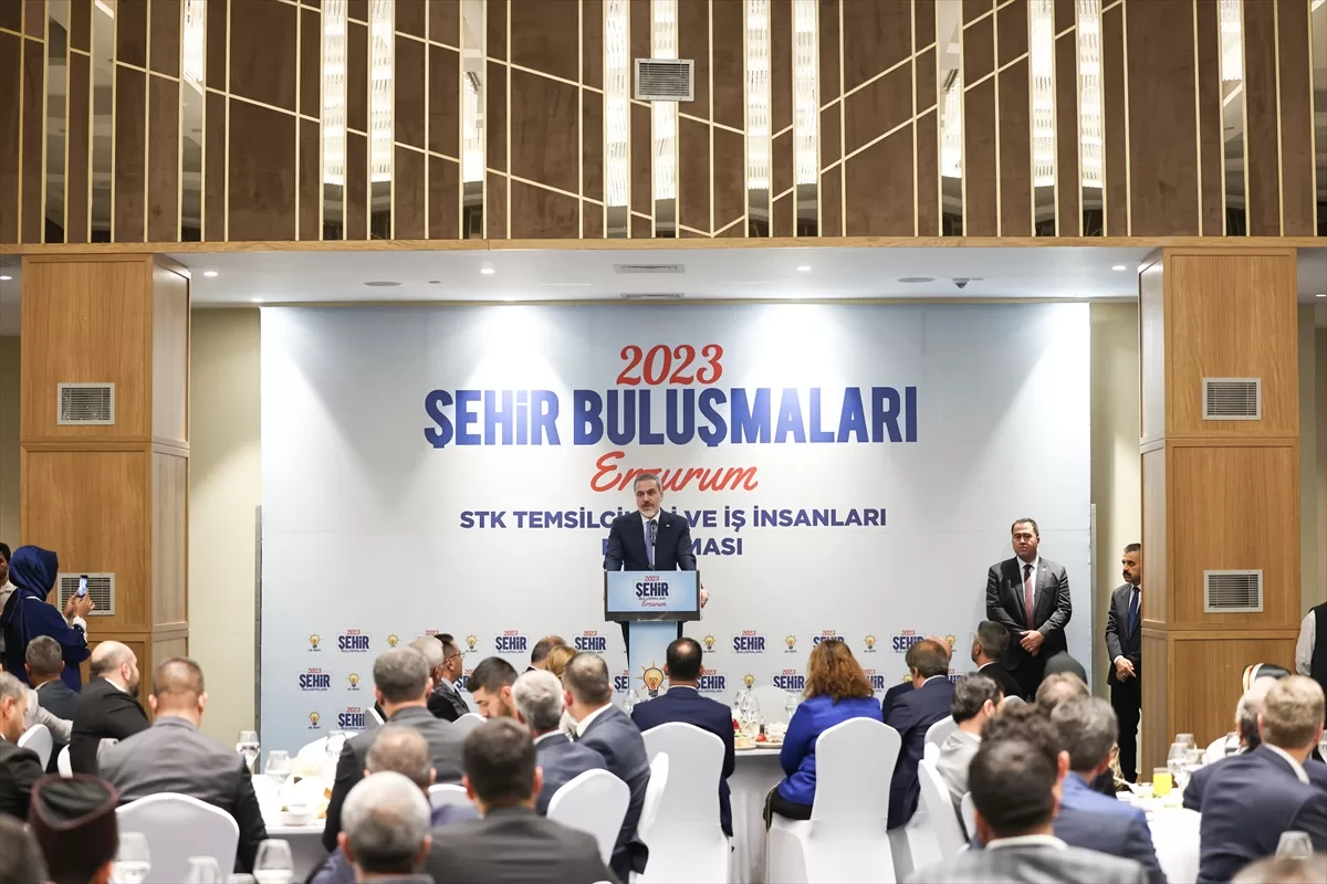 Dışişleri Bakanı Fidan, Erzurum'da esnaf ziyaretinde bulundu