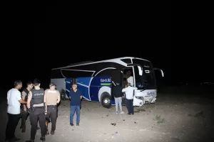 DİYARBAKIR (AA) – Diyarbakır'da yolcu otobüsünün refüje çarpması sonucu ilk