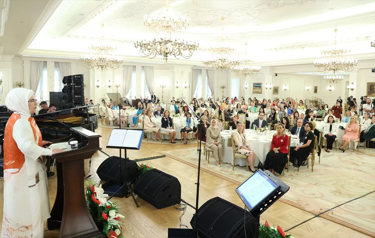 Emine Erdoğan, “Yüzyılın Anıları Geçmişten Günümüze Kültürel Diplomasi Programı”nda konuştu: