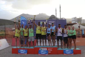 KAYSERİ (AA) – Kayseri'de, Erciyes Kayak Merkezi'nin ev sahipliğinde ve