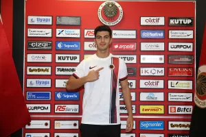 ANKARA (AA) – Trendyol 1. Lig ekiplerinden Gençlerbirliği, Fenerbahçe'den Yiğit