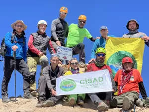 HAKKARİ (AA) – Hakkari'de kent merkezi ve il dışından 34