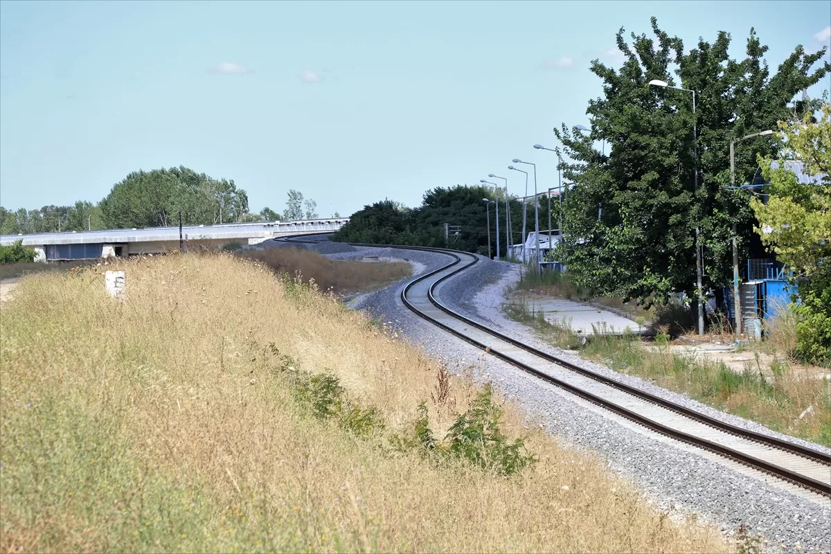 Halkalı-Kapıkule Demir Yolu Projesi'nin ilk etabı Çerkezköy-Kapıkule hattındaki çalışmalar sürüyor