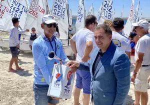 KIRŞEHİR (AA) – Kırşehir'de düzenlenen Hirfanlı Baraj Gölü Optimist Yelken