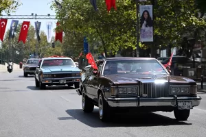 İSTANBUL (AA) – İstanbul Klasik Otomobilciler Derneği (İKOD) üyeleri, 30