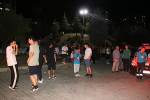 KASTAMONU (AA) – Kastamonu'da 12 katlı binanın 9'uncu katında çıkan