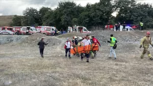 İSTANBUL (AA) – Eyüpsultan Kemerburgaz'da servis otobüsünün köprü üzerinden düşmesi