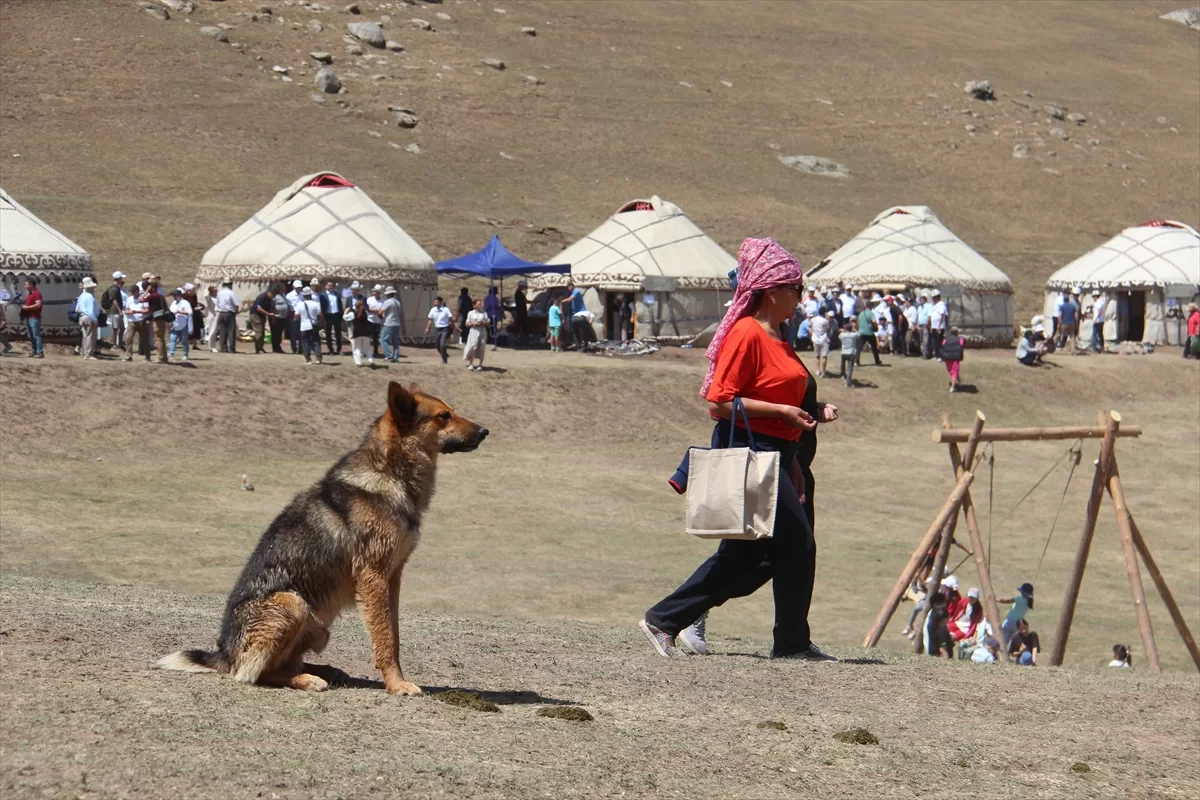 Kırgızistan'da Kımız Festivali yoğun katılımla gerçekleşti