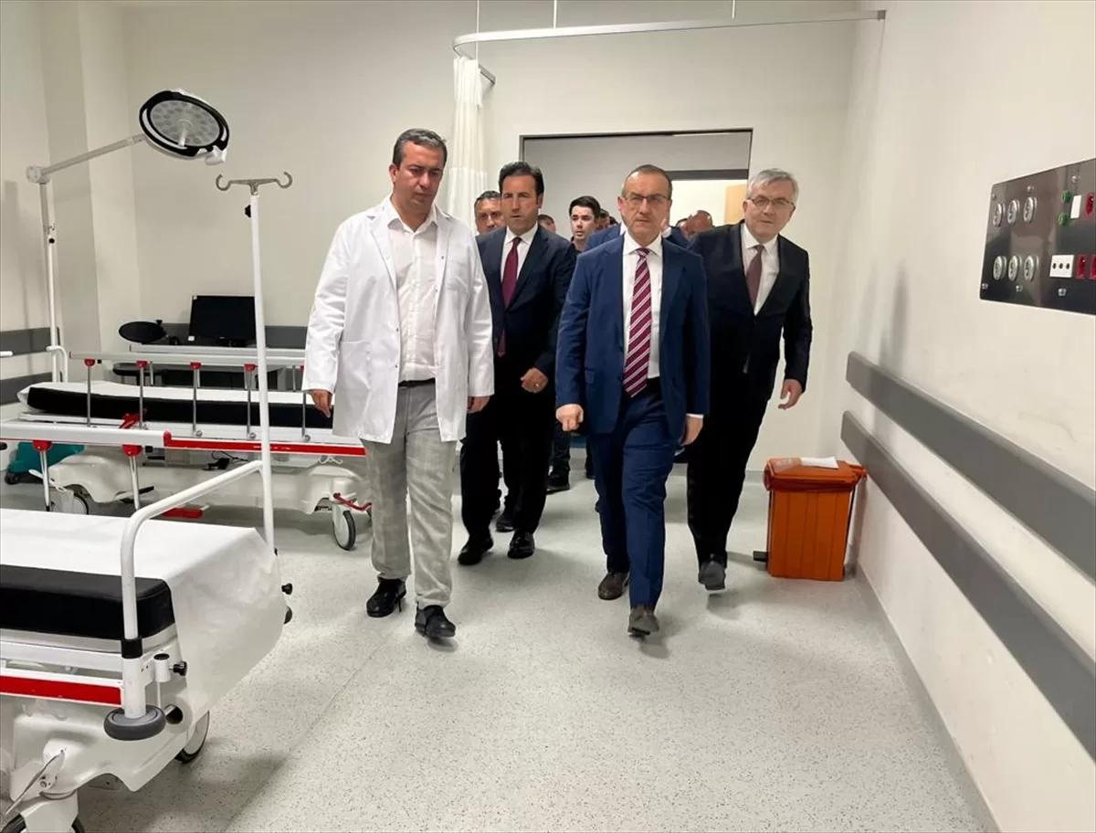 Kocaeli Valisi Yavuz, TMO silosundaki patlamada yaralananları ziyaret etti: