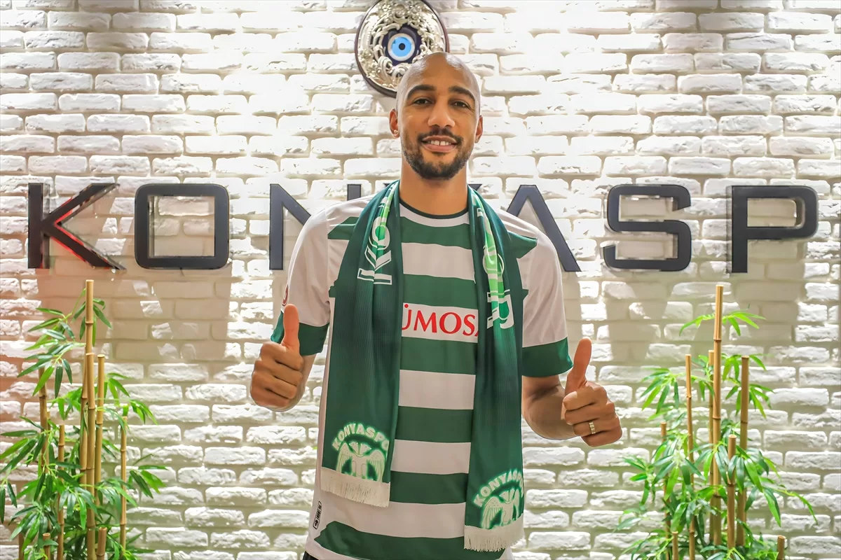 Konyaspor, Fransız futbolcu Steven Nzonzi ile sözleşme imzaladı