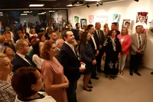 PRİZREN (AA) – Kosova Başbakanı Albin Kurti, Orkide Kadınlar Derneği