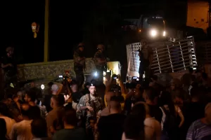 - Hizbullah, kaza yapan kamyonun Beyrut'a gittiğini açıklarken, yükün içeriğine