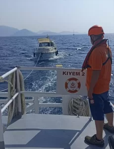 MUĞLA (AA) – Muğla'nın Marmaris ilçesi açıklarında sürüklenen, içinde 3