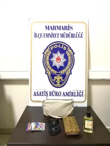 MUĞLA (AA) – Muğla'nın Marmaris ilçesinde bir otelin havuz kenarından